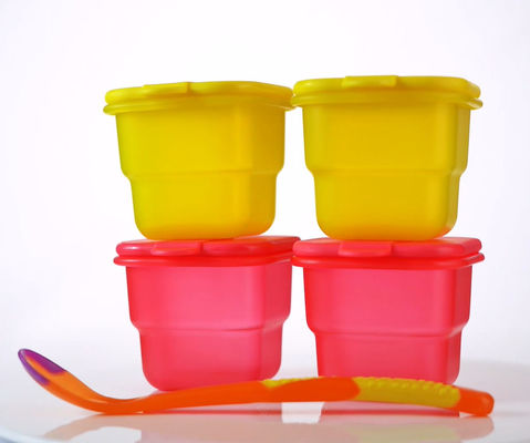 चम्मच के साथ 2pcs BPA मुक्त वायुरोधी प्लास्टिक बेबी खाद्य भंडारण