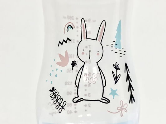 2026 नई डिजाइन एंटी कोलिक बीपीए मुक्त पीपी बेबी बोतल सिलिकॉन के साथ निप्पल 0-12 महीने