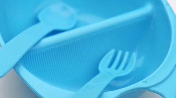 चम्मच कांटा के साथ प्लास्टिक 3 महीने का बेबी बाउल